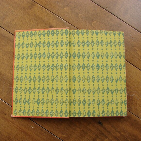 Vintage Woman's Day Collector's Cook Book 1960 Retro Cute Colour Pics 1st Ed - Picture 2 of 13